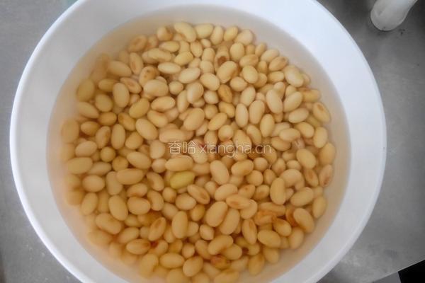 黄豆咸菜的做法图解1