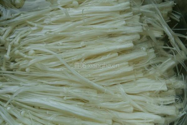 凉拌金针菇的做法图解1