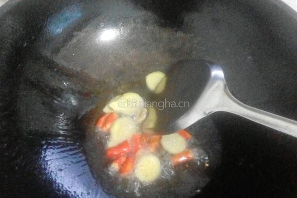 青蒜炒腊肉的做法图解3