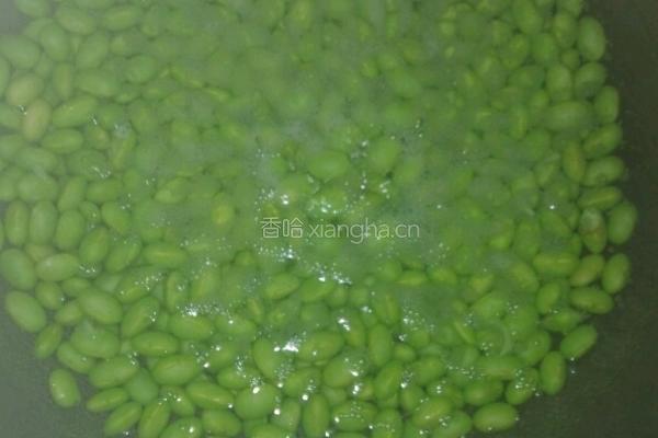 毛豆炒里脊肉的做法图解1