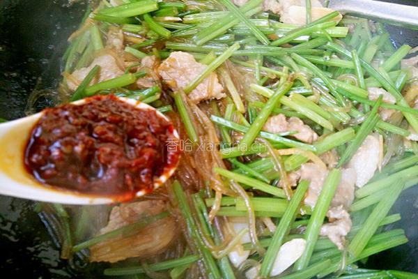 芹菜炒粉条的做法图解9