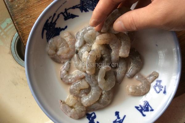 腰果虾仁的做法图解3