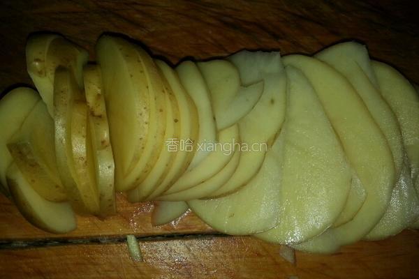红烧土豆的做法图解1