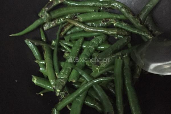 尖椒回锅肉的做法图解1