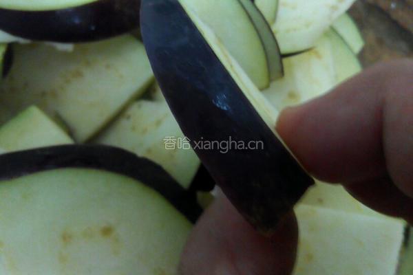 西红柿肉片熬茄子的做法图解1