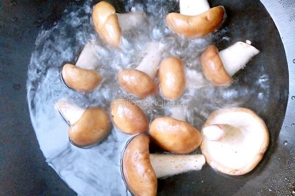 香菇胡萝卜炒肉的做法图解3