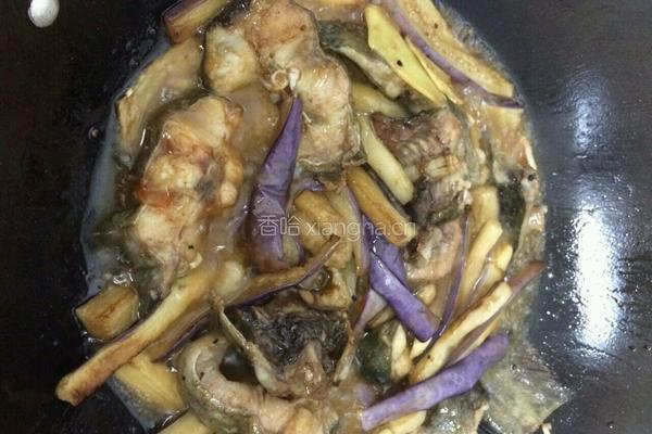 鲶鱼焖茄子的做法图解6