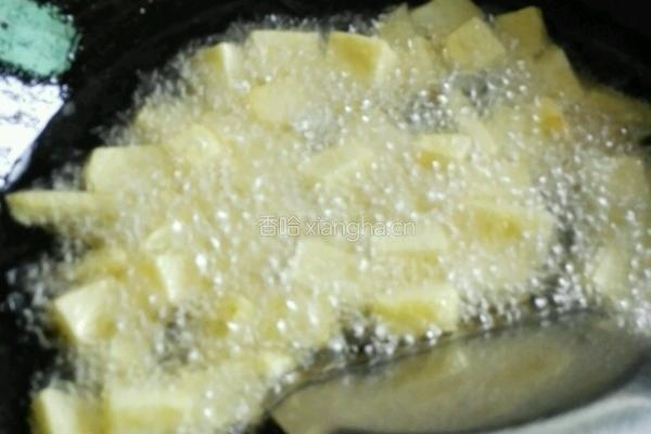 拔丝土豆的做法图解2