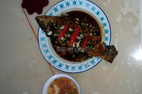 红烧鲤鱼的做法图解3