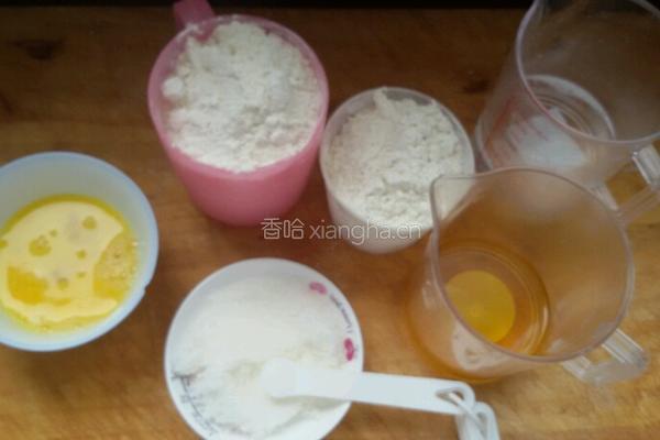 卡仕达小餐包的做法图解1
