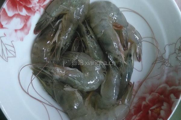 鲜虾玉米饭的做法图解1