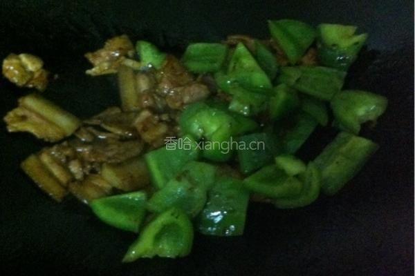 圆椒炒肉的做法图解5