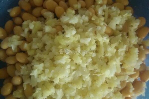 酸辣黄豆的做法图解2