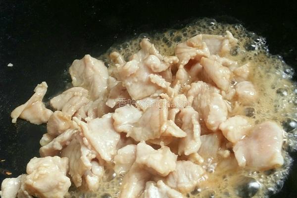 青瓜黑木耳炒瘦肉的做法图解6