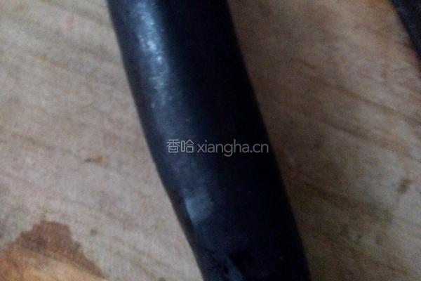麻油蒜香拌茄子的做法图解1