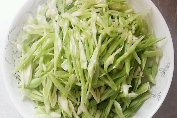 清炒豆角丝的做法图解1