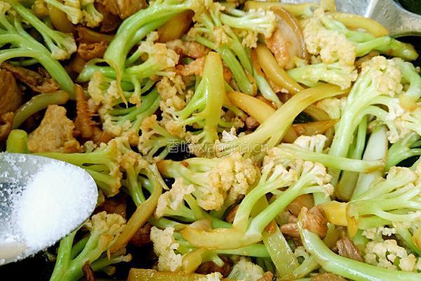 煸炒有机花菜的做法图解6