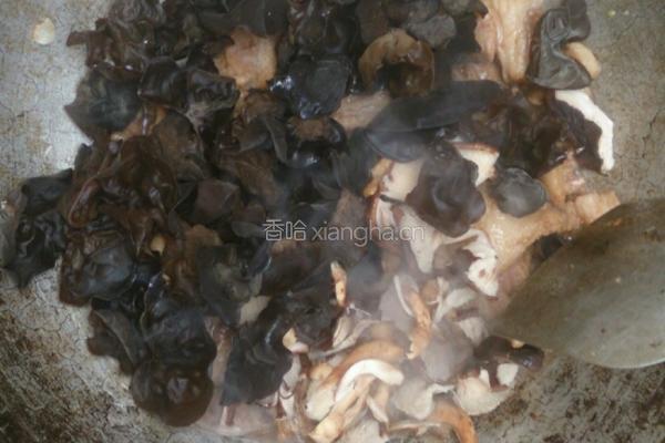 木耳炒肉的做法图解5