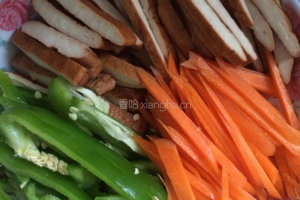 青椒炒酱干的做法图解1