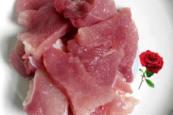 南北杏炖瘦肉汤的做法图解1
