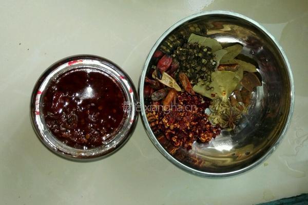 土豆烧牛腩的做法图解1