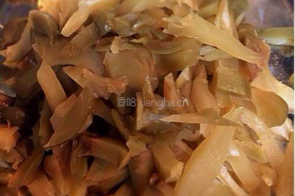 榨菜丝炒肉末的做法图解1