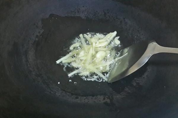 紫苏炒花甲的做法图解4