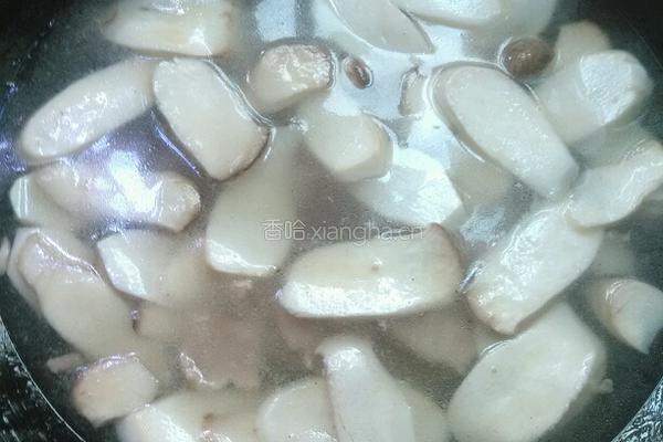 杏鲍菇瘦肉汤的做法图解8