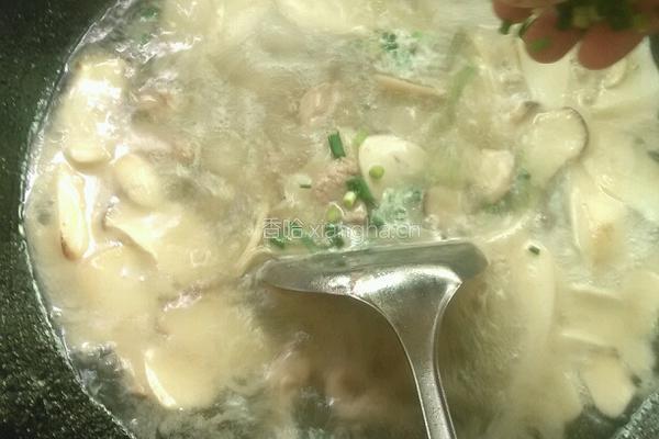 杏鲍菇瘦肉汤的做法图解9