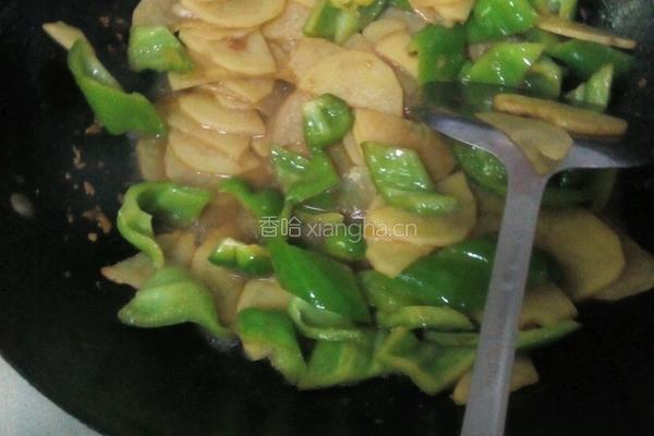 爆炒尖椒土豆片的做法图解4