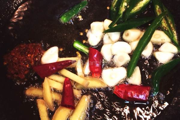 韭菜豆芽炒猪肝的做法图解5