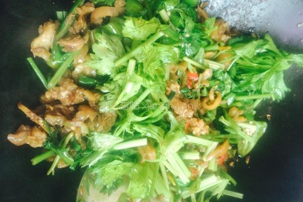 猪蹄肉炒芹菜的做法图解7