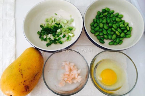 水果炒饭之 芒果的做法图解1