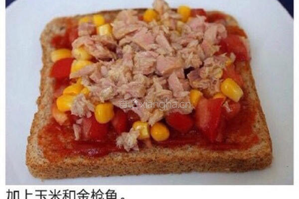 金仓鱼玉米土司披萨的做法图解4