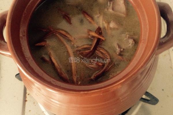 笋干老鸭汤的做法图解10