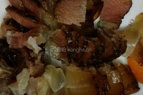 酸辣萝卜丝炒腊肉的做法图解1