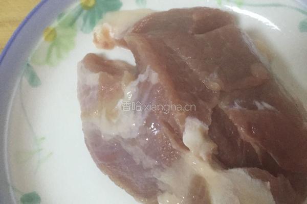 菠萝咕噜肉的做法图解1
