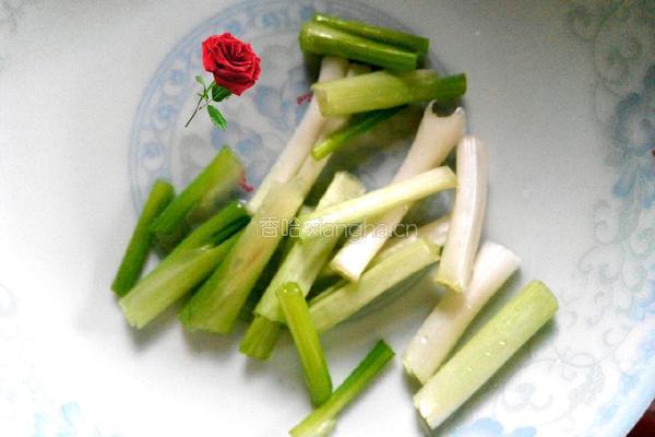 当归鸡肉汤的做法图解7