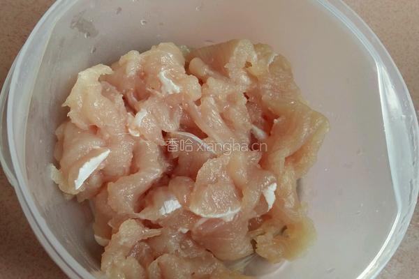 西兰花香菇炒瘦肉的做法图解4
