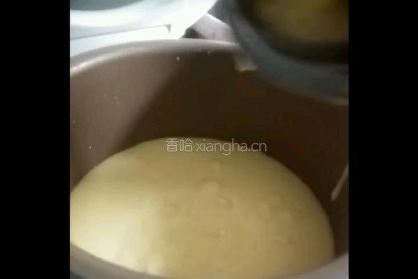 电饭煲做简单蛋糕的做法图解4