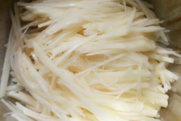 土豆丝鸡蛋摊饼的做法图解1