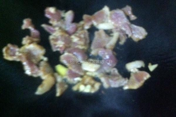 肉片炒香菇的做法图解2