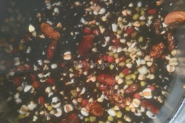 杂粮八宝馒头的做法图解1