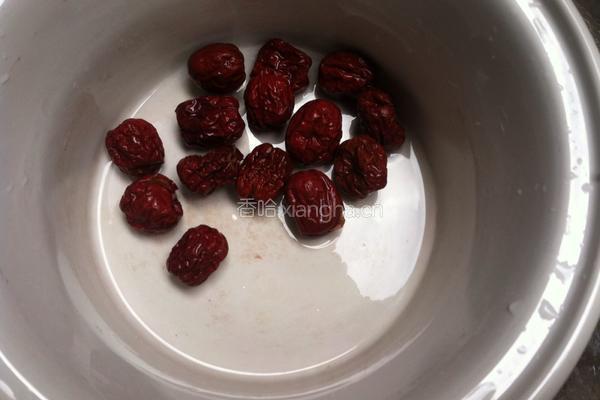 冬菇竹丝鸡汤的做法图解2