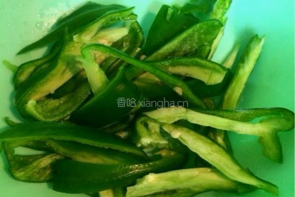 土豆片炒豆瓣肉丁的做法图解2