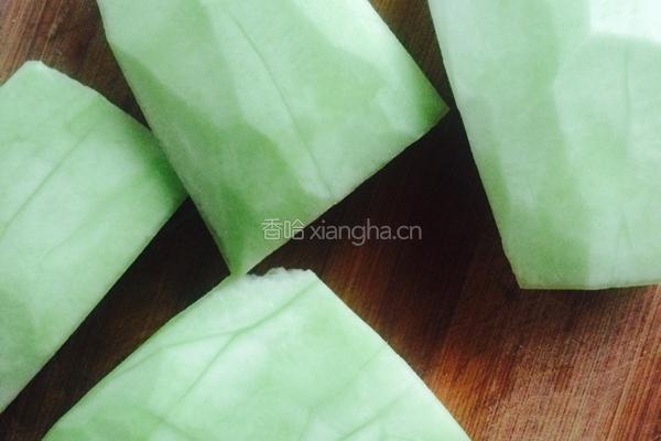 凉拌西瓜皮的做法图解1