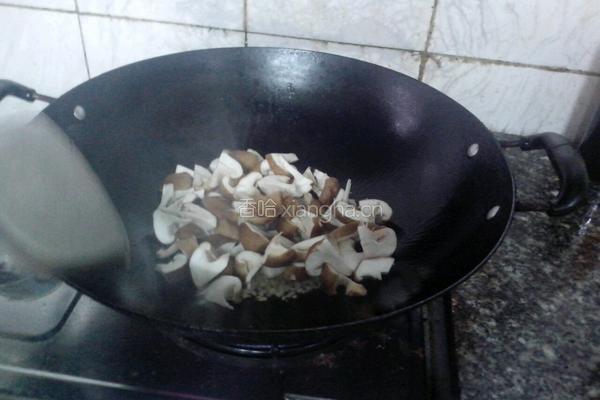冬菇炒油菜的做法图解5