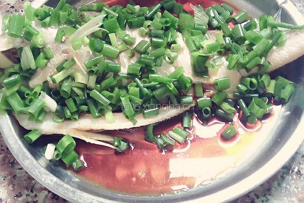 清蒸黄花鱼的做法图解3