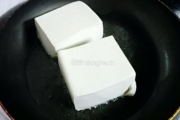 香煎豆腐的做法图解2
