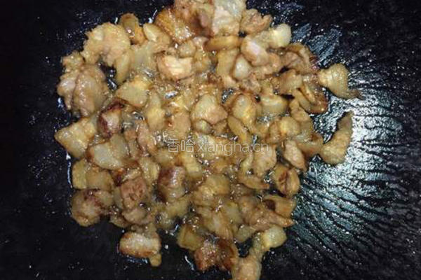 五花肉炒黄豆芽的做法图解3